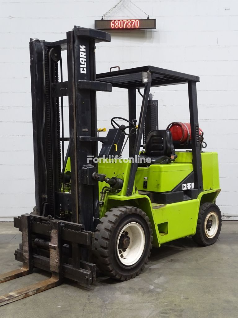 Clark GPXS40LPG diesel forklift