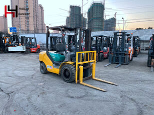 Komatsu FD30 diesel forklift