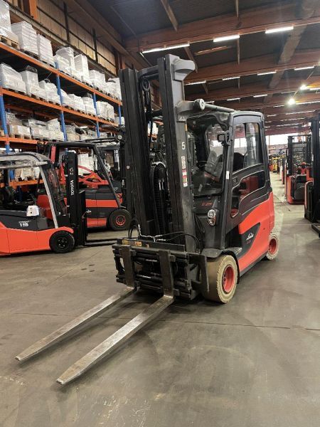 Linde E25HL- 01-600 - 2,5t/3+4Ventil/Triplex5.930HH diesel forklift
