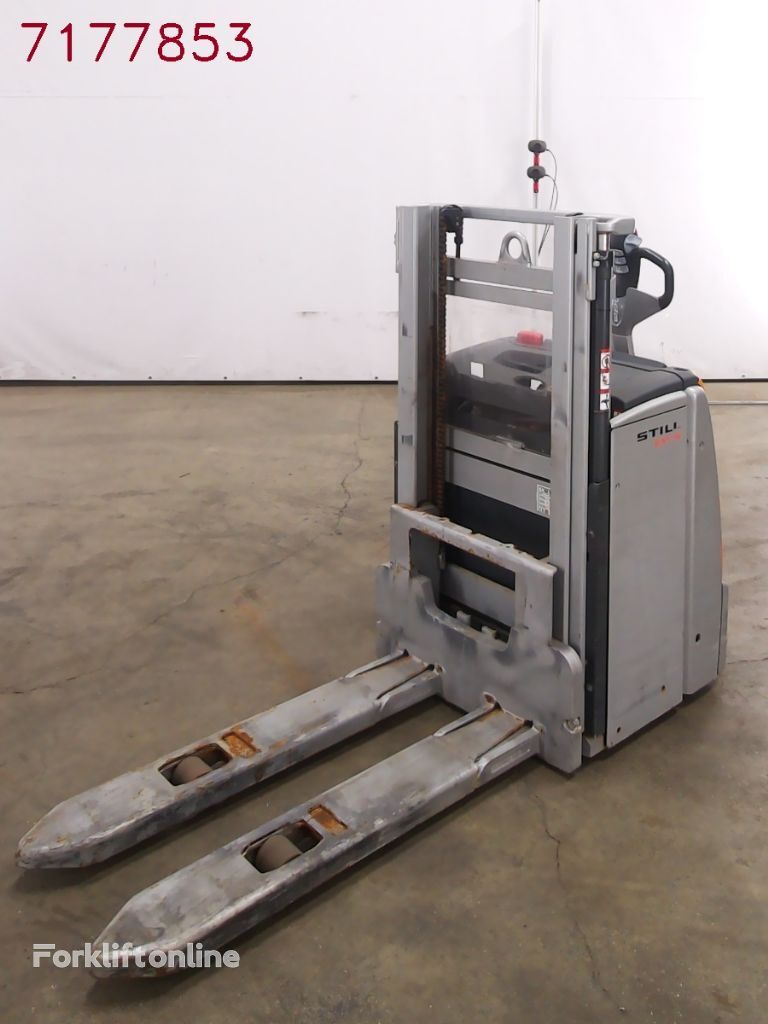 Still EXV16 pallet stacker